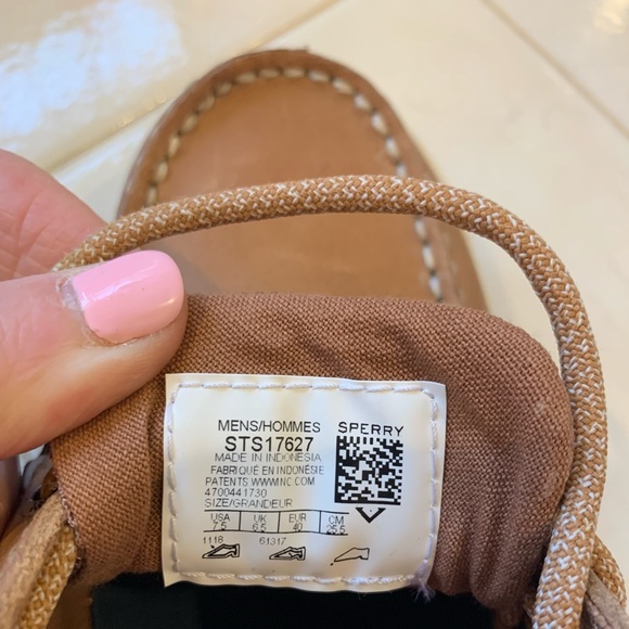 Sperry shoes men size 7.5. Worn a handful of times only. - Picture 4 of 5